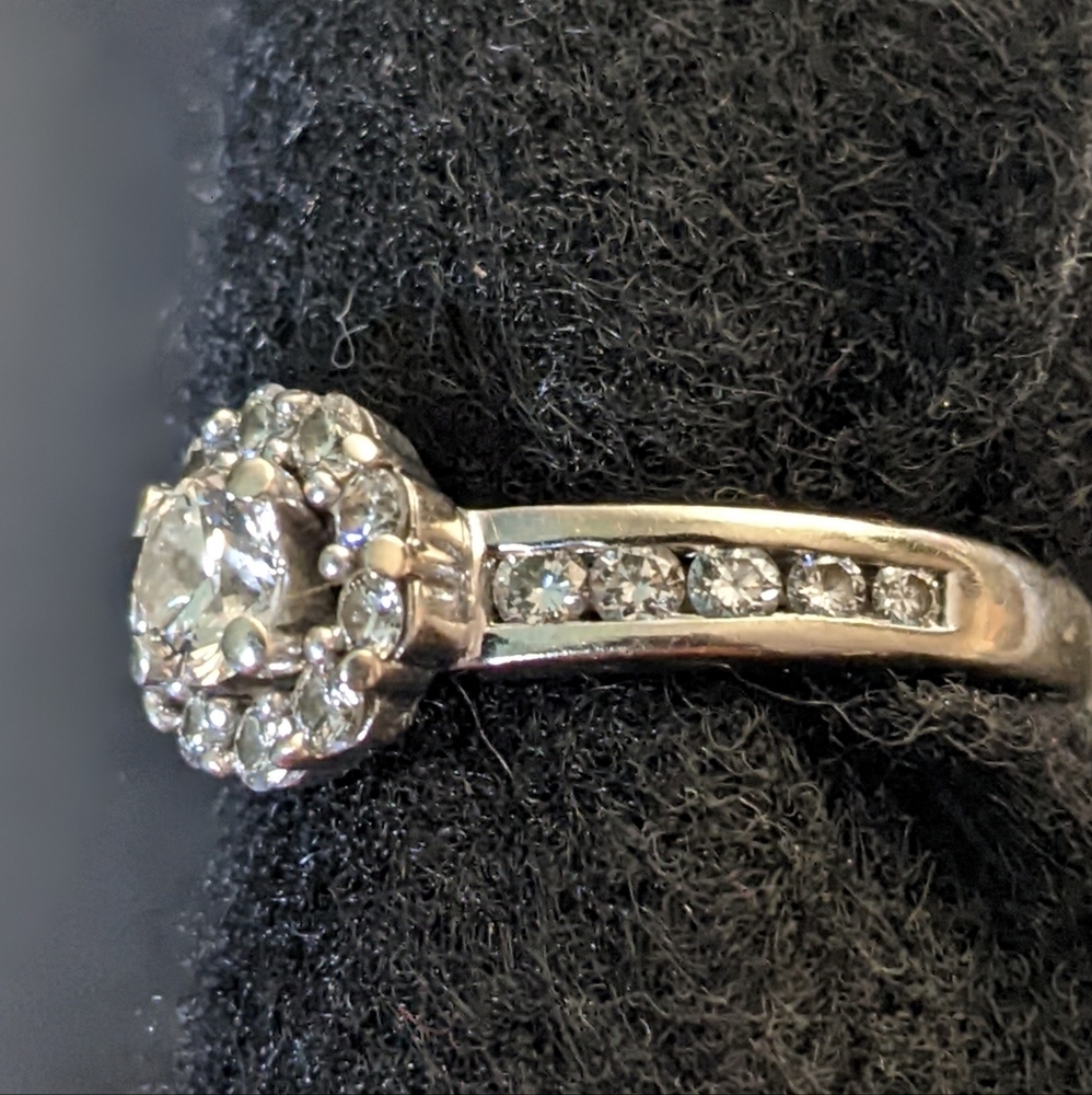 KAY JEWELERS 14WG OS DIAMOND ENGAGEMENT RING - Picture 8 of 13